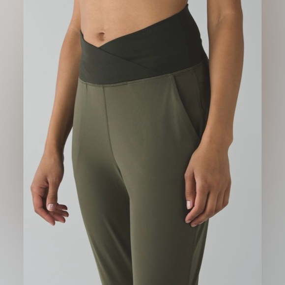 Lululemon Sunset Salutation Crop - Picture 2 of 13